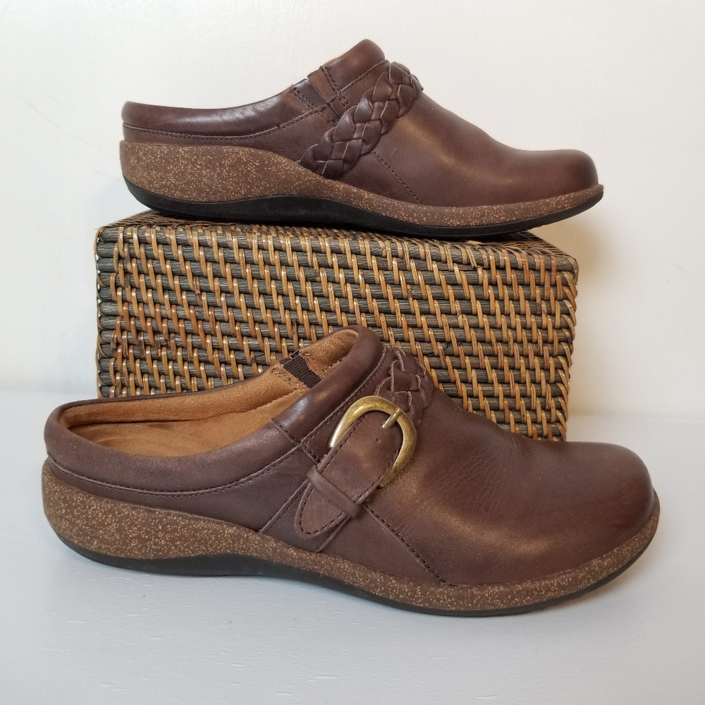 Aetrex Libby Brown Leather Braided Slip-On Clog